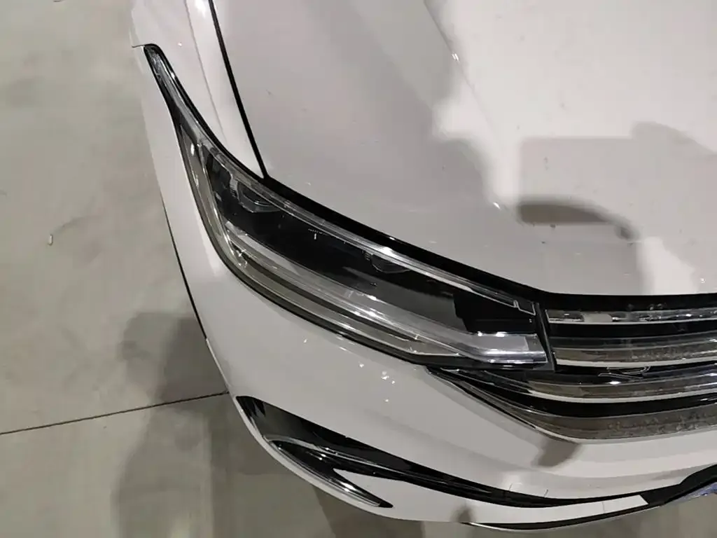 Volkswagen Tiguan L — фото 6
