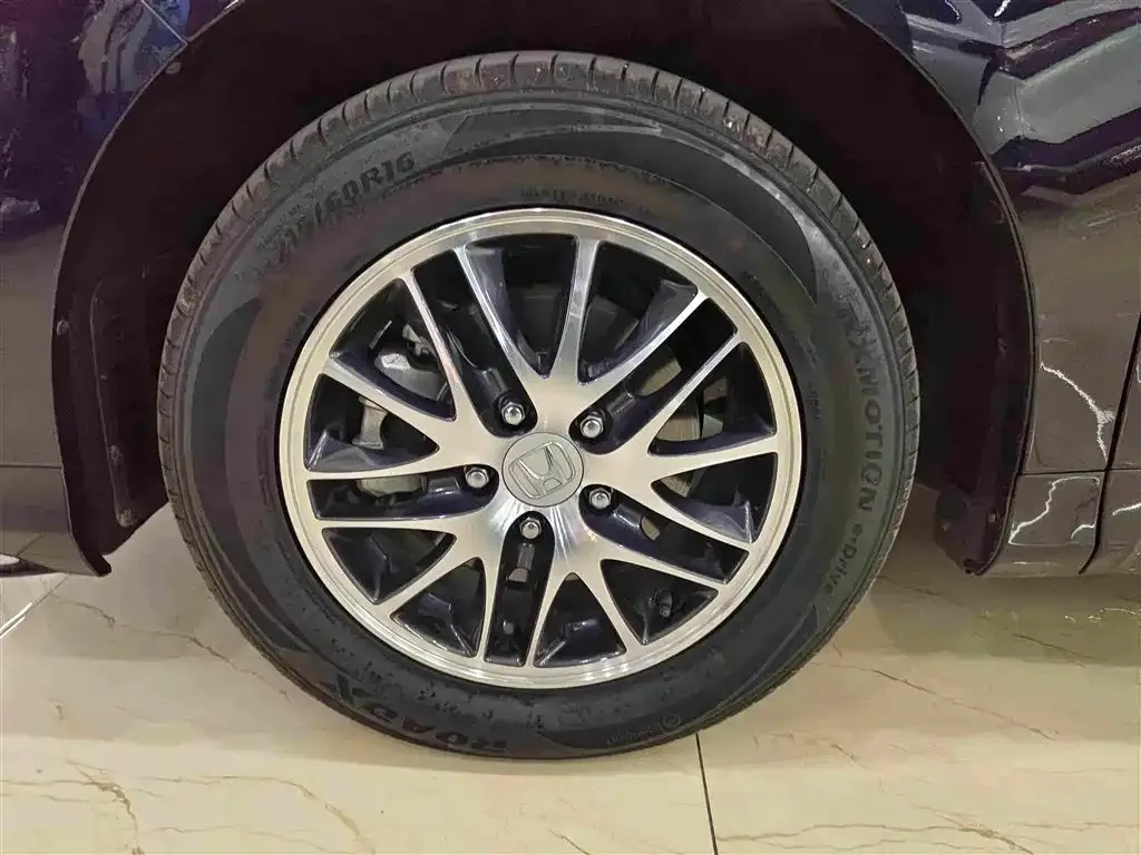 Honda Odyssey — фото 10