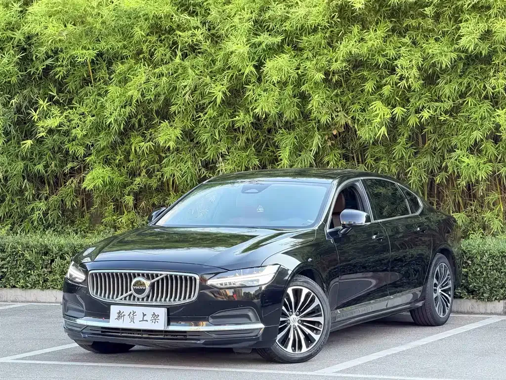 Volvo S90 — фото 1