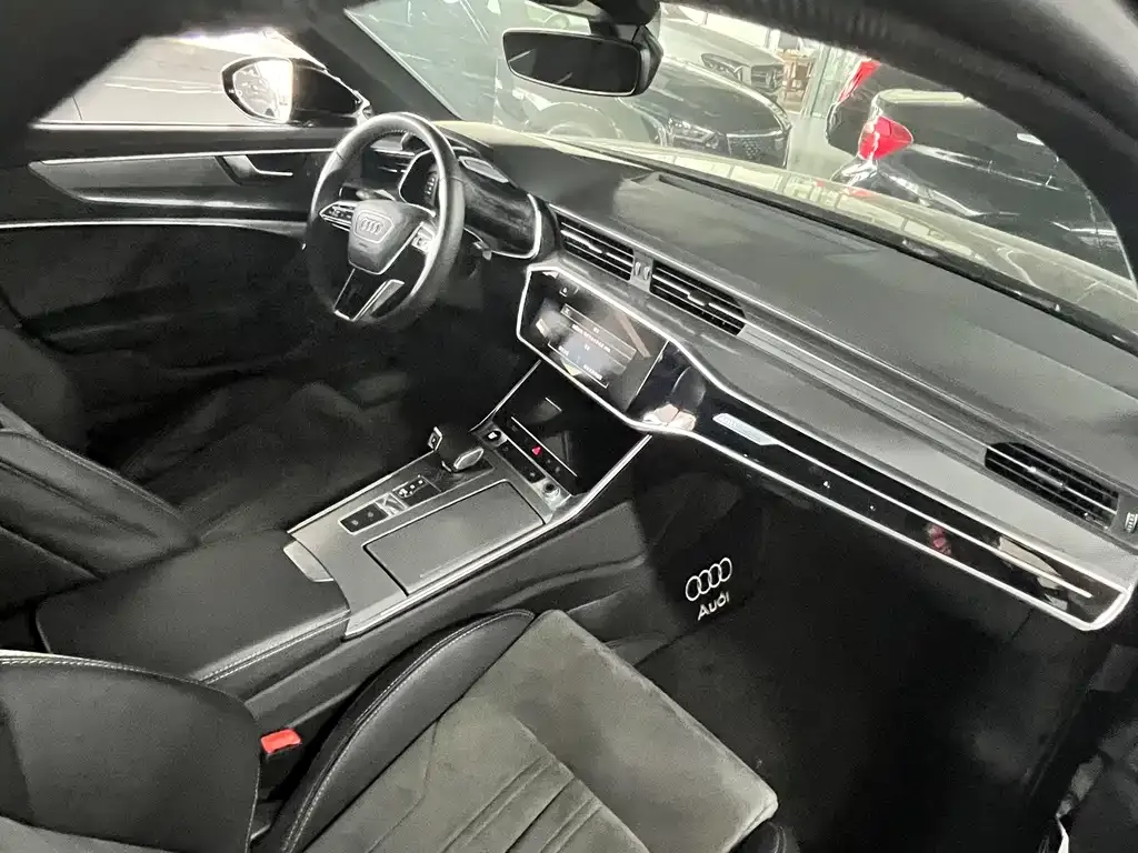 Audi A6L — фото 10