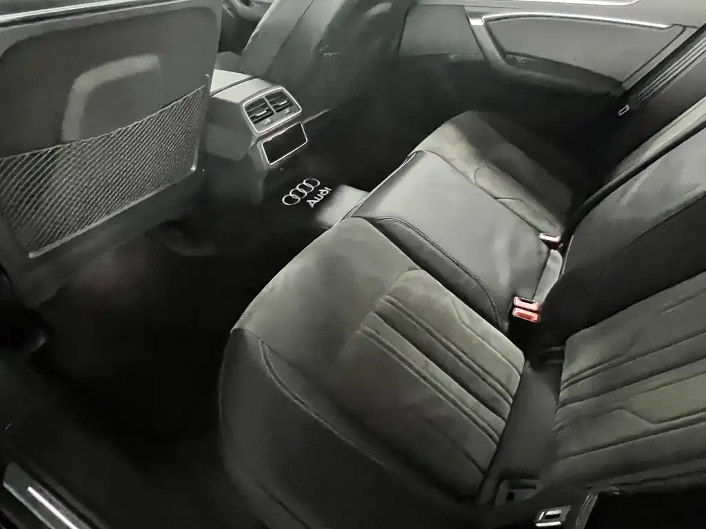 Audi A6L — фото 2