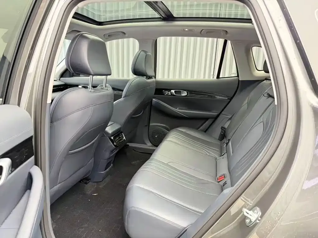 Geely Galaxy E5 — фото 10