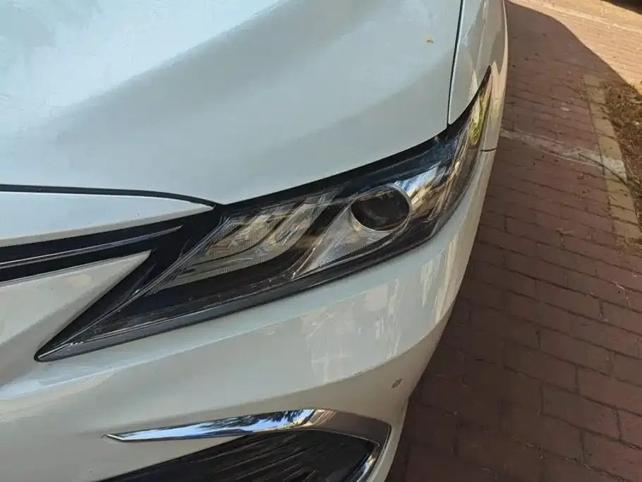 Toyota Camry — фото 3