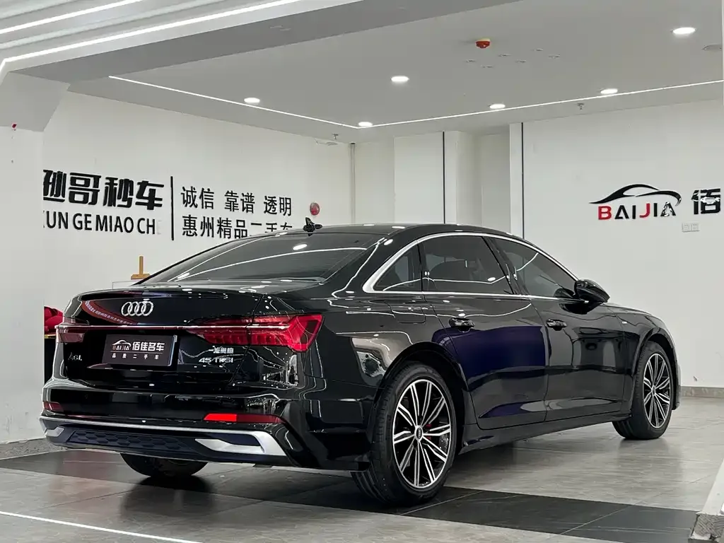 Audi A6L — фото 8