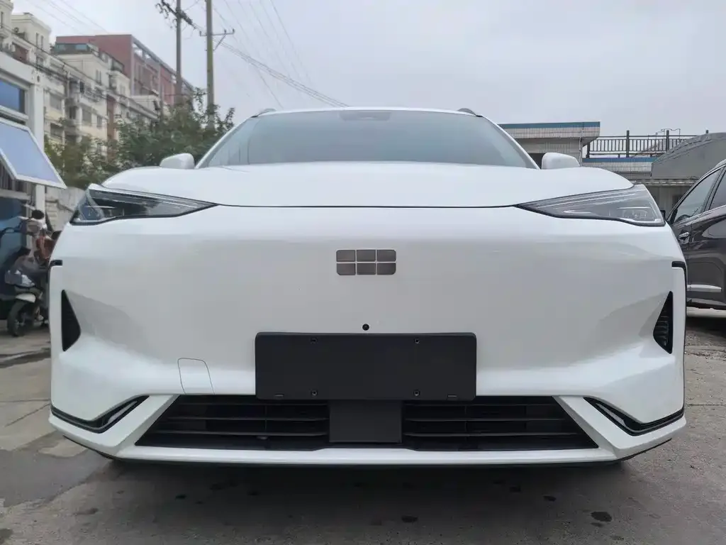 Geely Galaxy E5 — фото 3