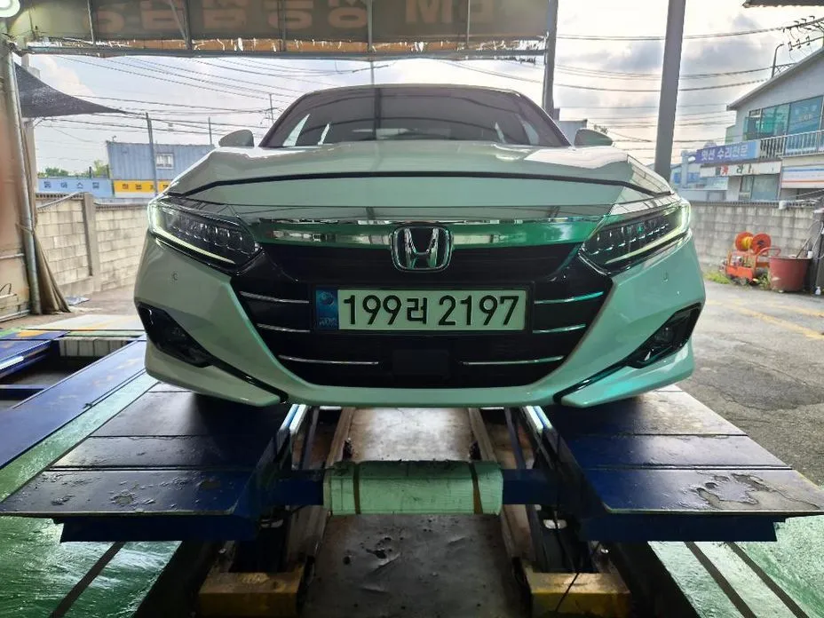 Honda Accord — фото 1