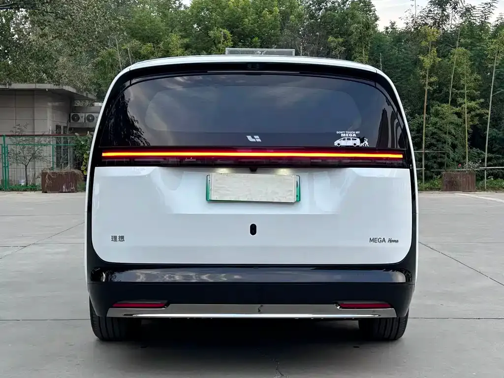 Li Auto MEGA — фото 8