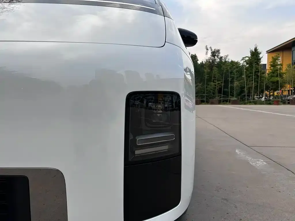 Li Auto MEGA — фото 2