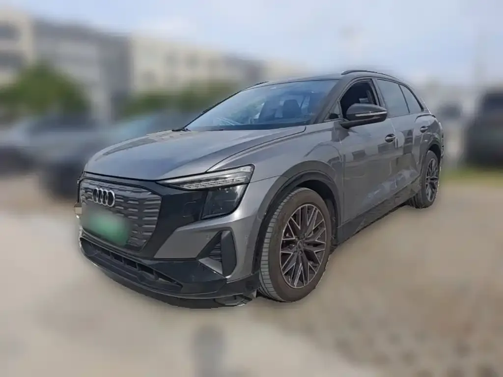 Audi Q5 e-tron — фото 1