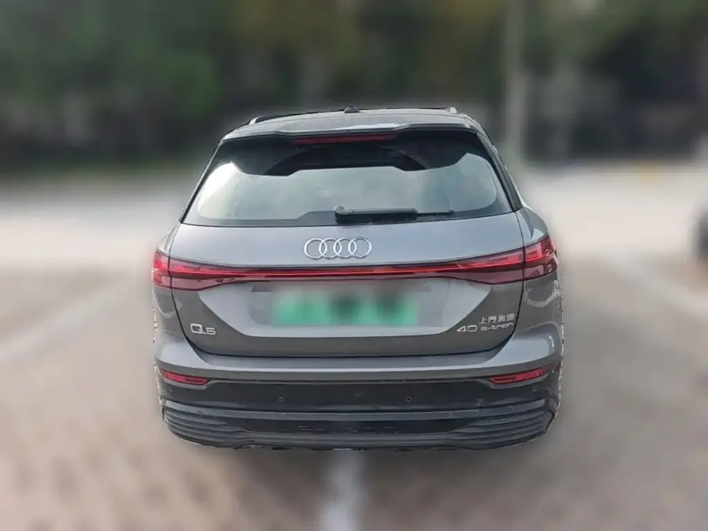 Audi Q5 e-tron — фото 7