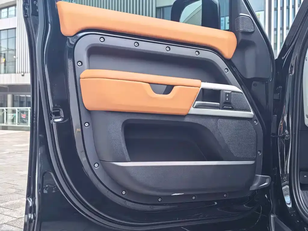 Land Rover Defender — фото 5