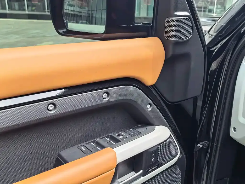 Land Rover Defender — фото 4