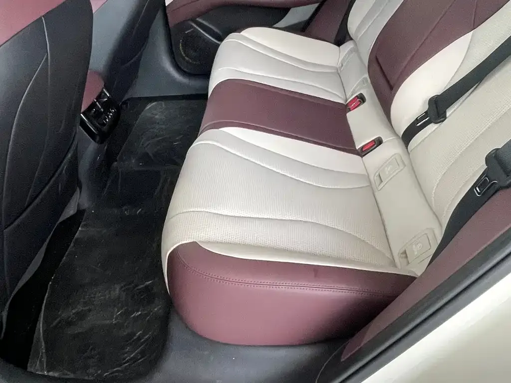 BYD Seal 07 DM-i — фото 10