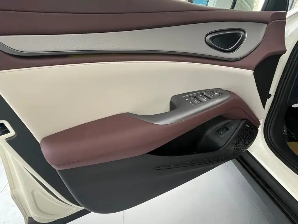 BYD Seal 07 DM-i — фото 2