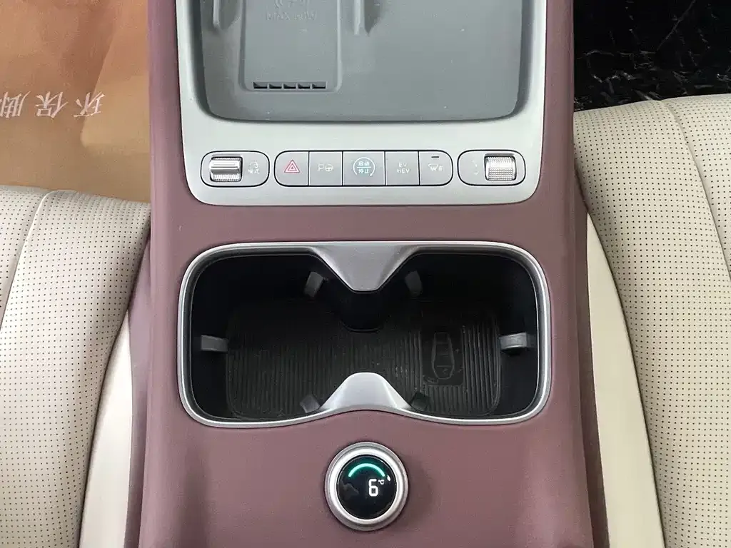 BYD Seal 07 DM-i — фото 9