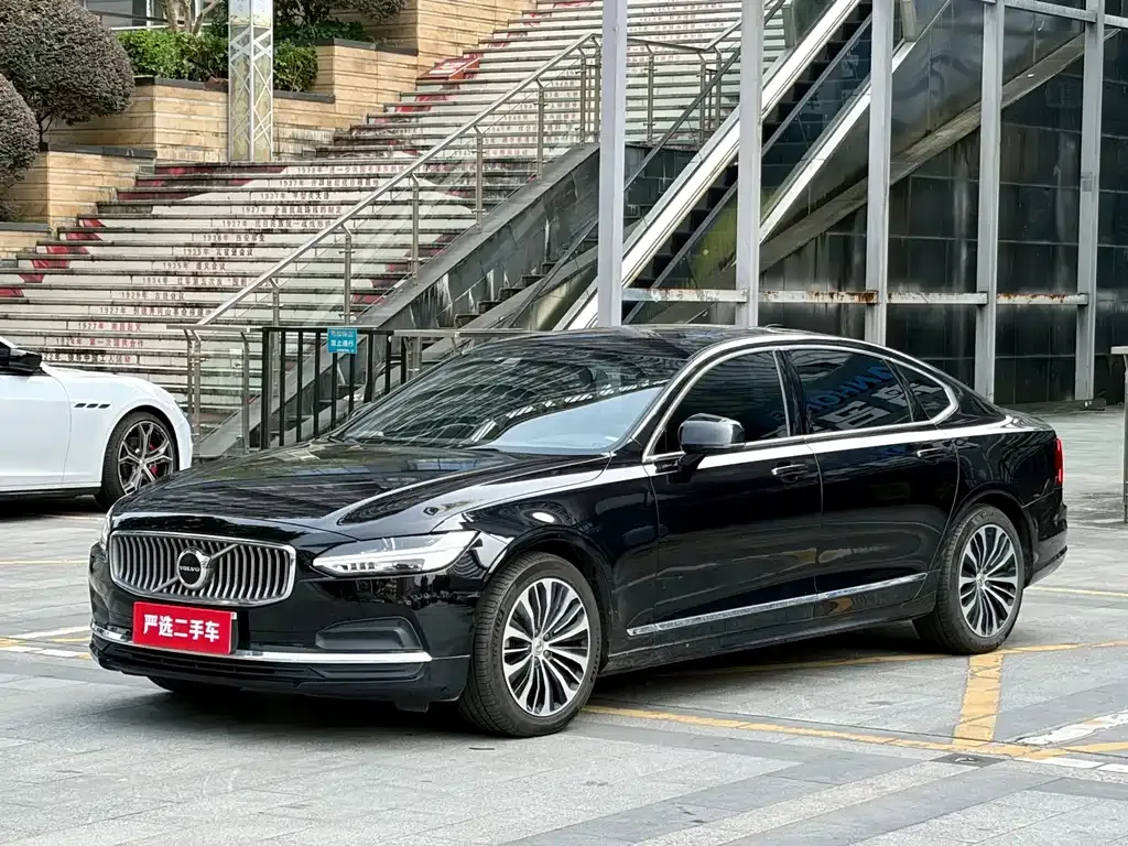Volvo S90 — фото 1