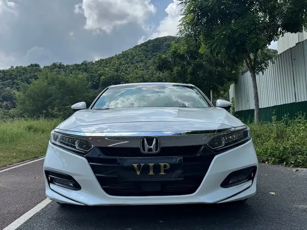 Honda Accord — фото 7