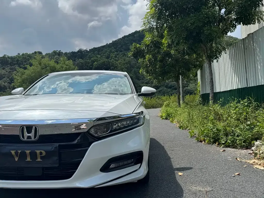 Honda Accord — фото 6