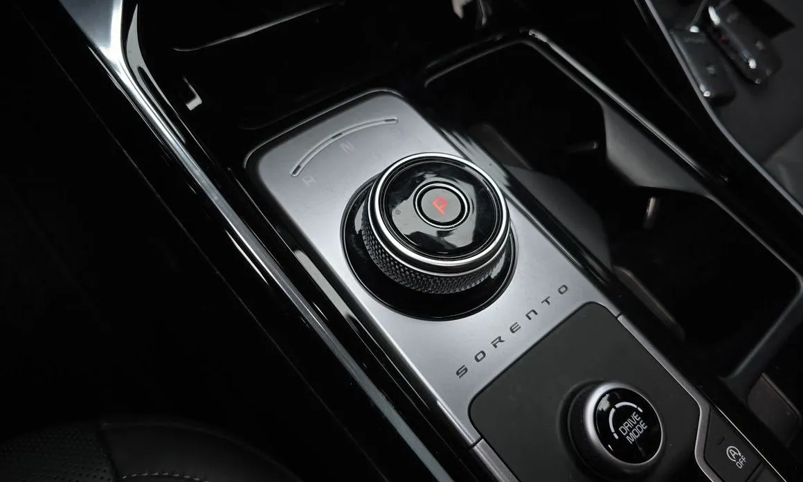 Kia Sorento — фото 5