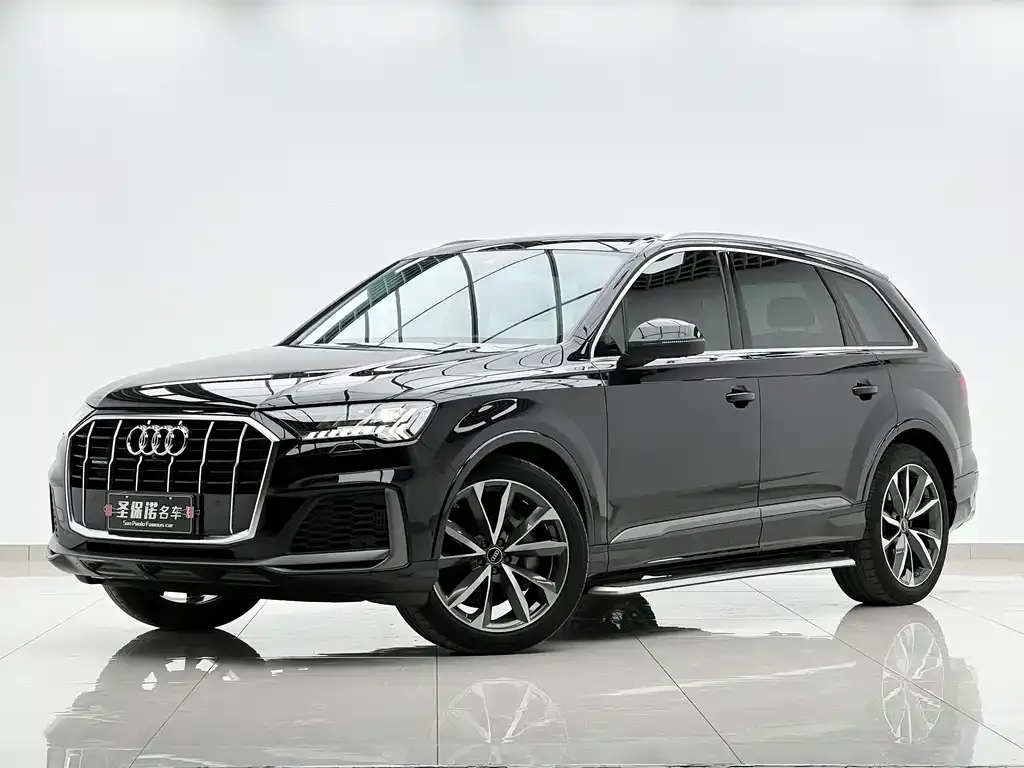 Audi Q7 — фото 1