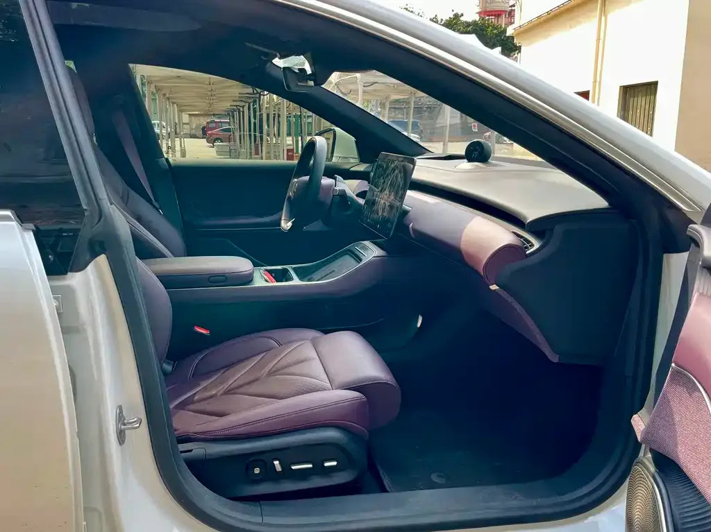 NIO ET5T — фото 9