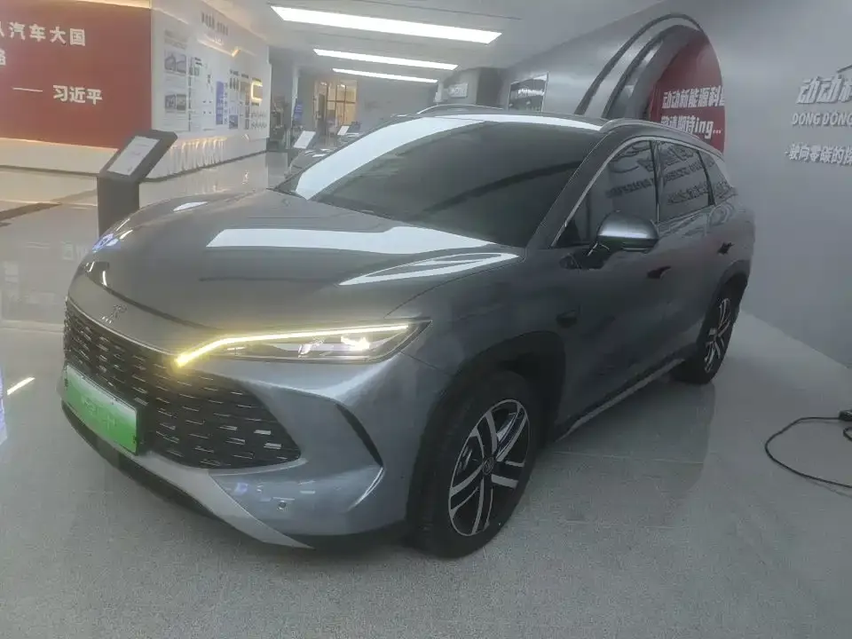BYD L DM-i — фото 1