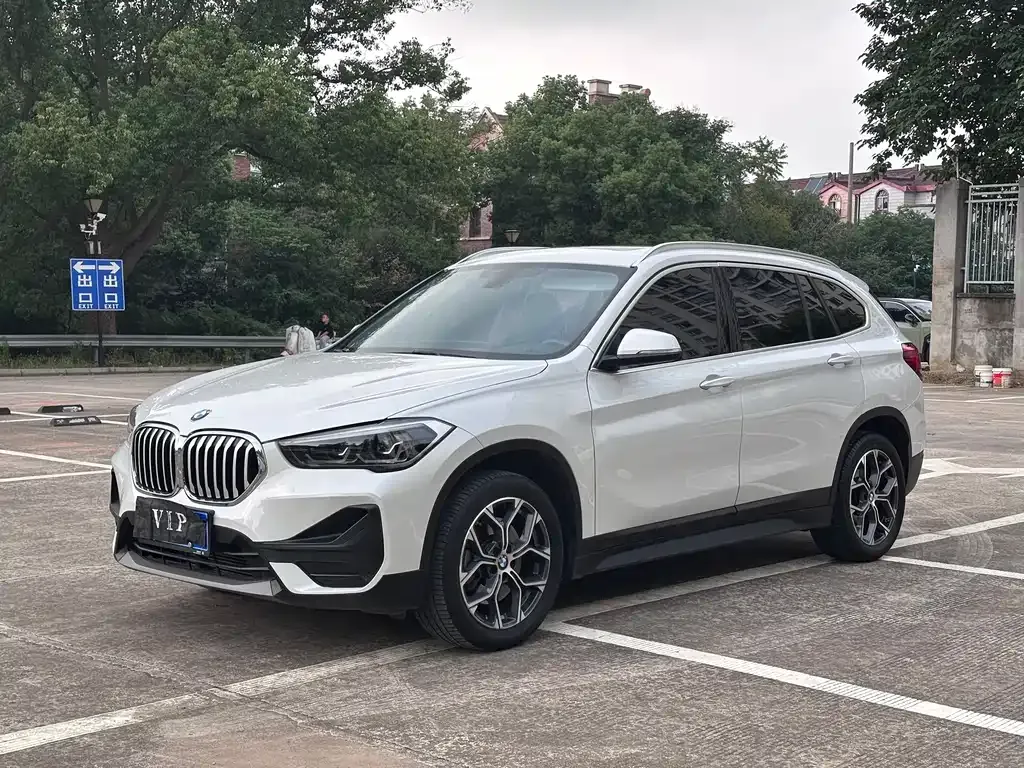 BMW X1 — фото 1
