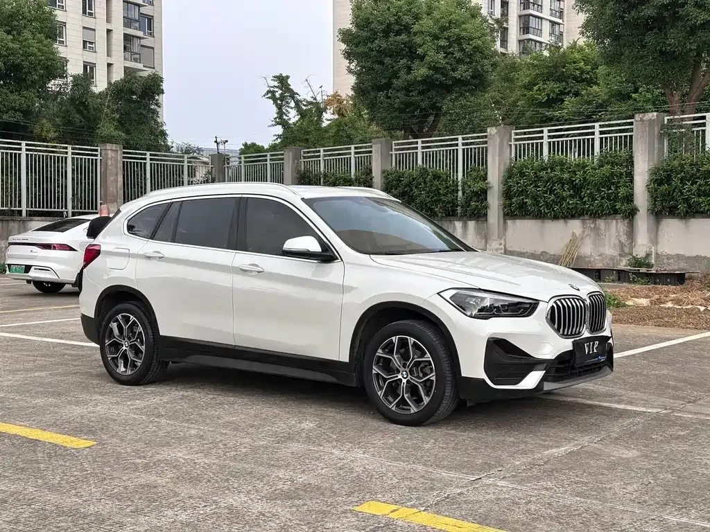 BMW X1 — фото 10