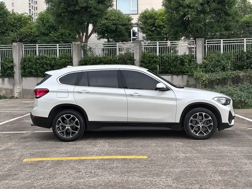 BMW X1 — фото 9