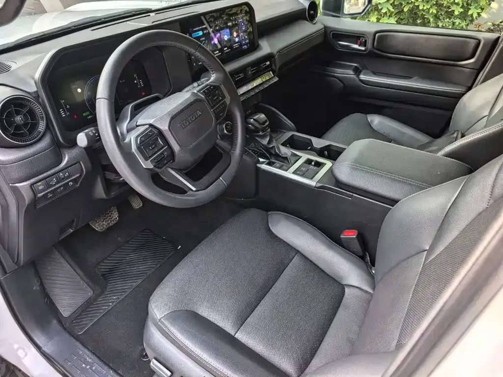 Toyota Prado — фото 4