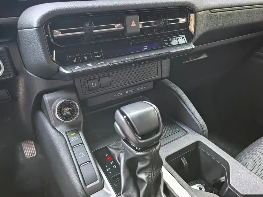 Toyota Prado — фото 10