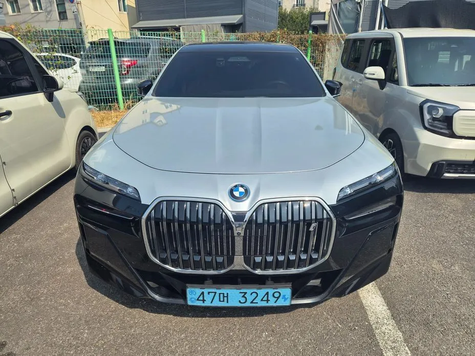 BMW i7 — фото 1