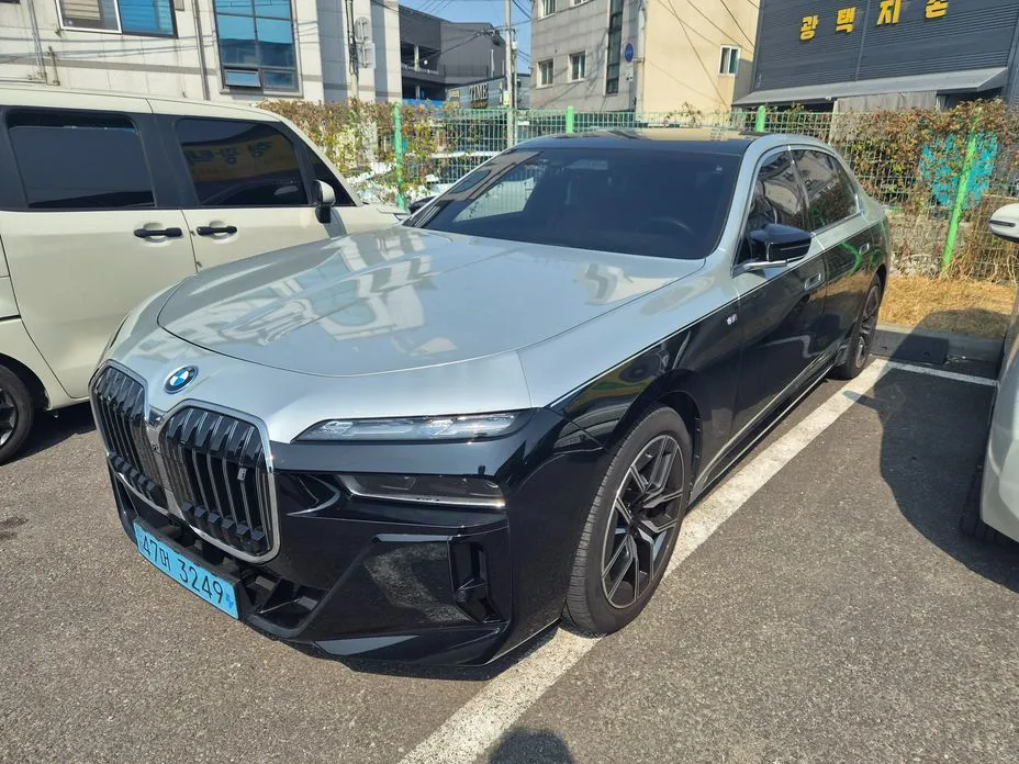 BMW i7 — фото 5