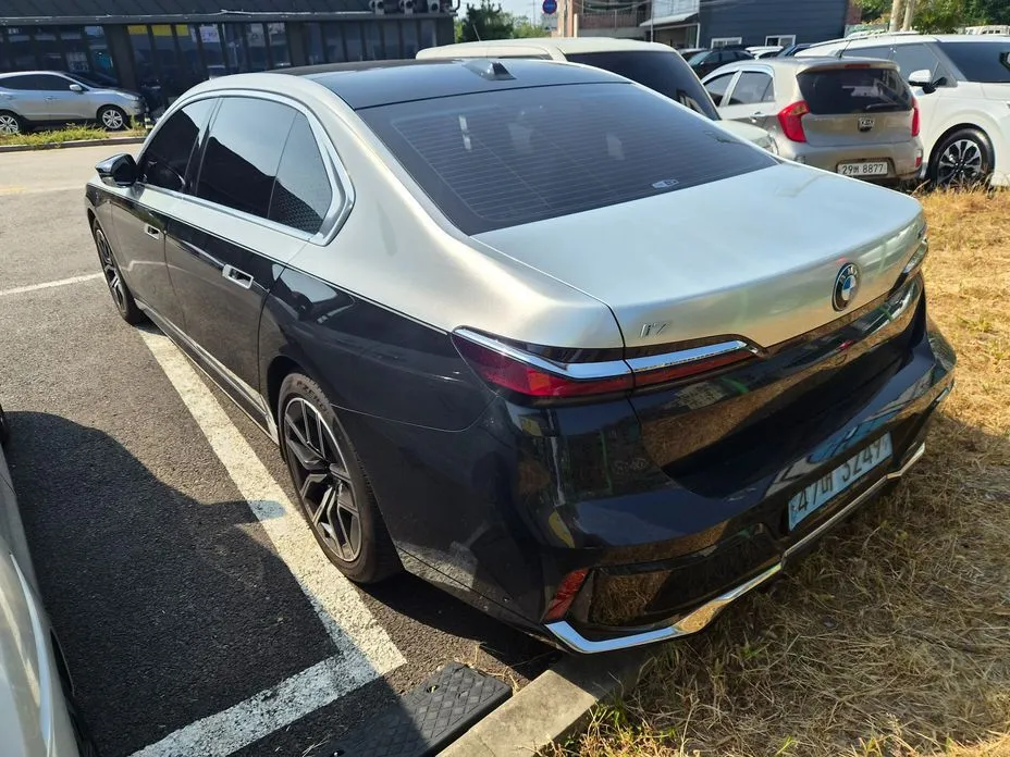BMW i7 — фото 4