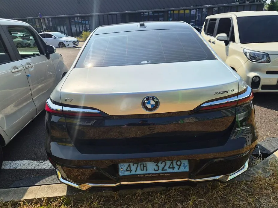 BMW i7 — фото 3