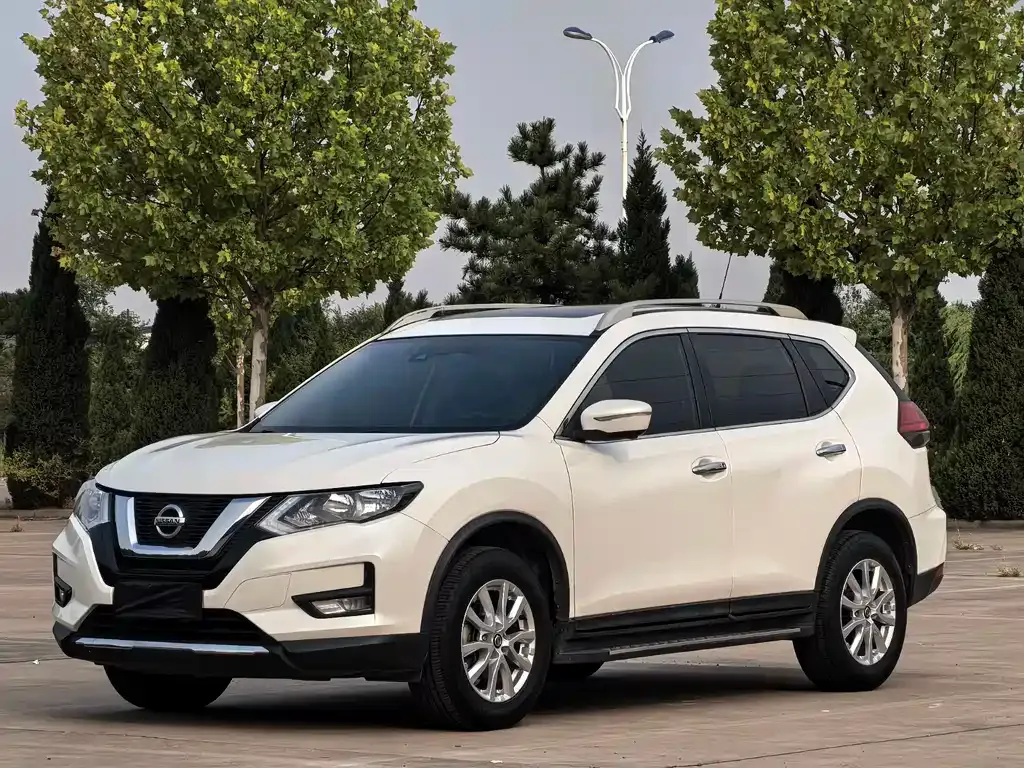 Nissan X-Trail — фото 1