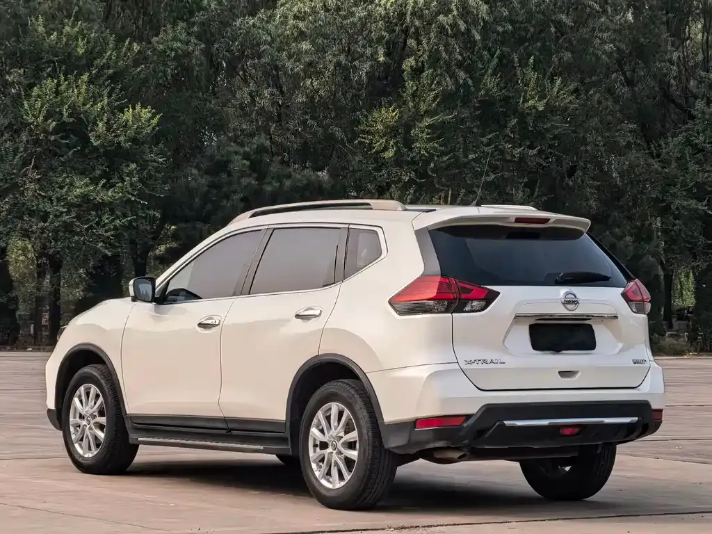 Nissan X-Trail — фото 4