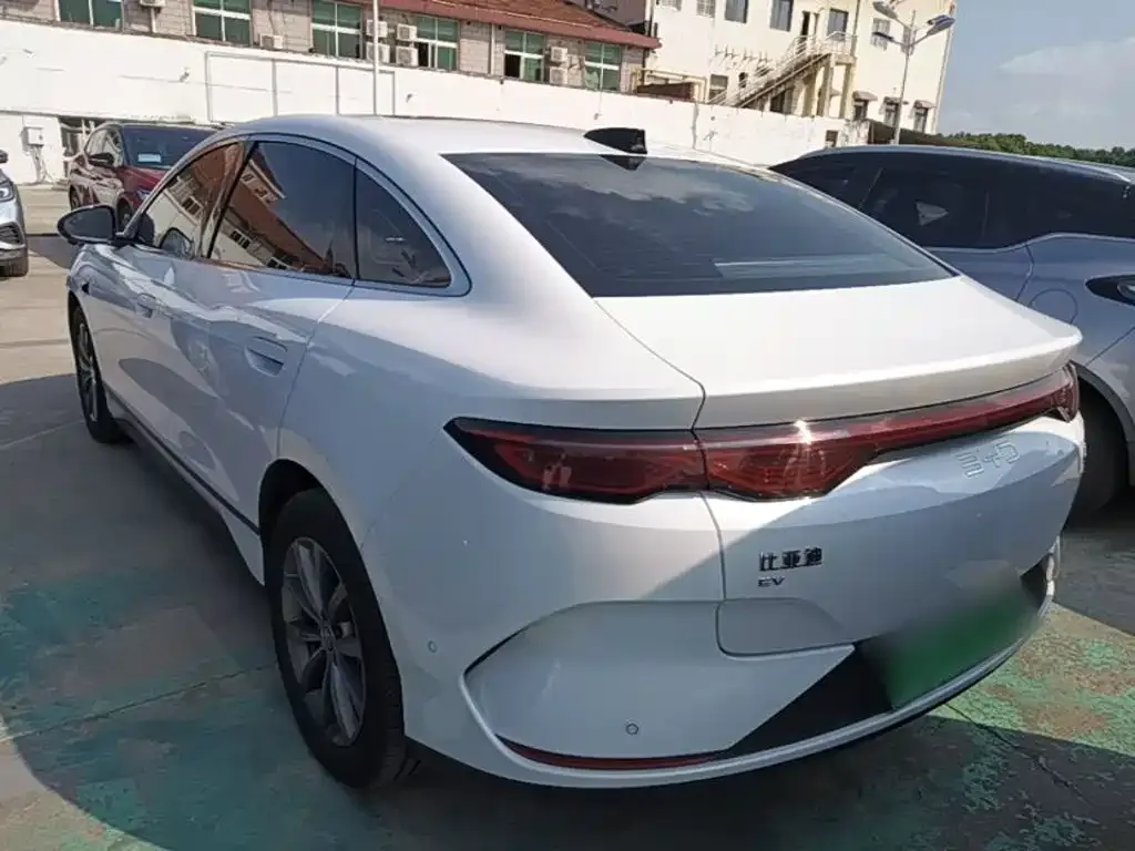 BYD Qin L — фото 7
