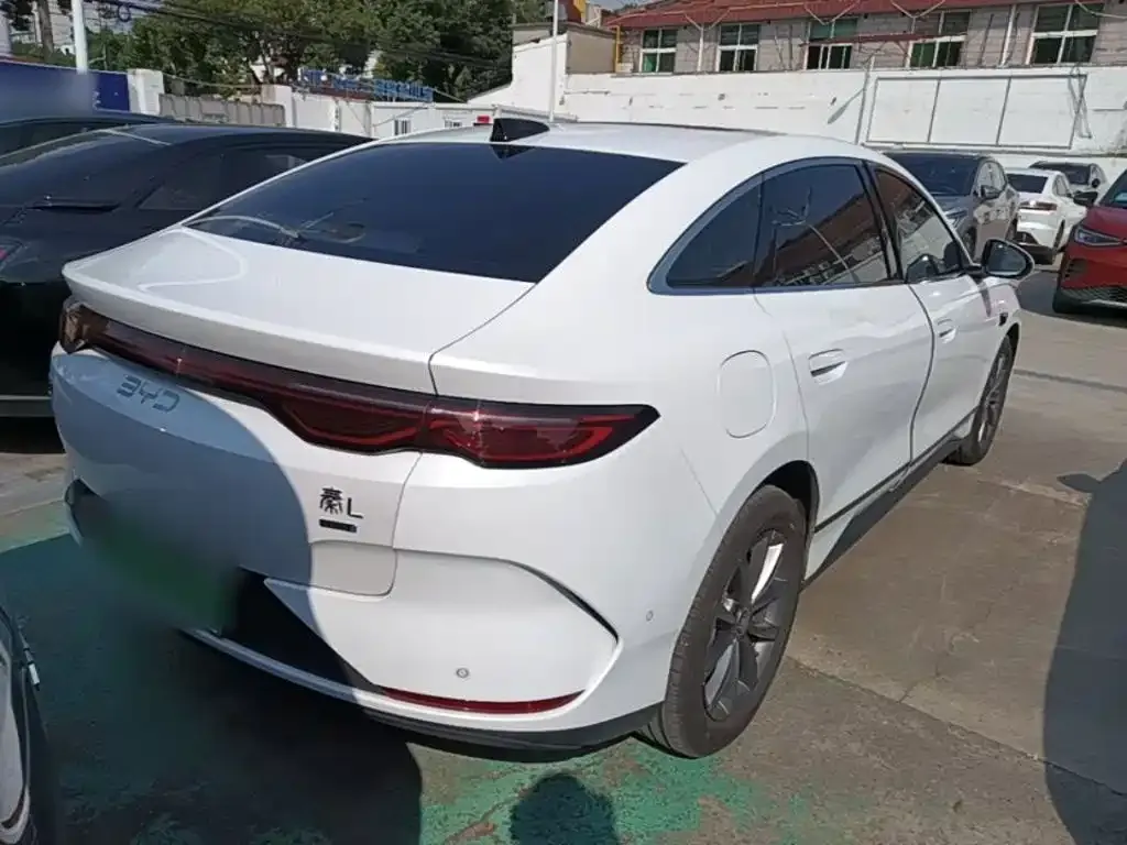 BYD Qin L — фото 9