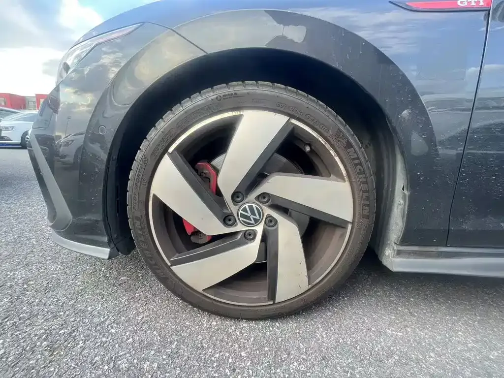 Volkswagen Golf GTI — фото 6