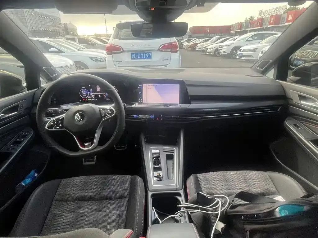 Volkswagen Golf GTI — фото 7
