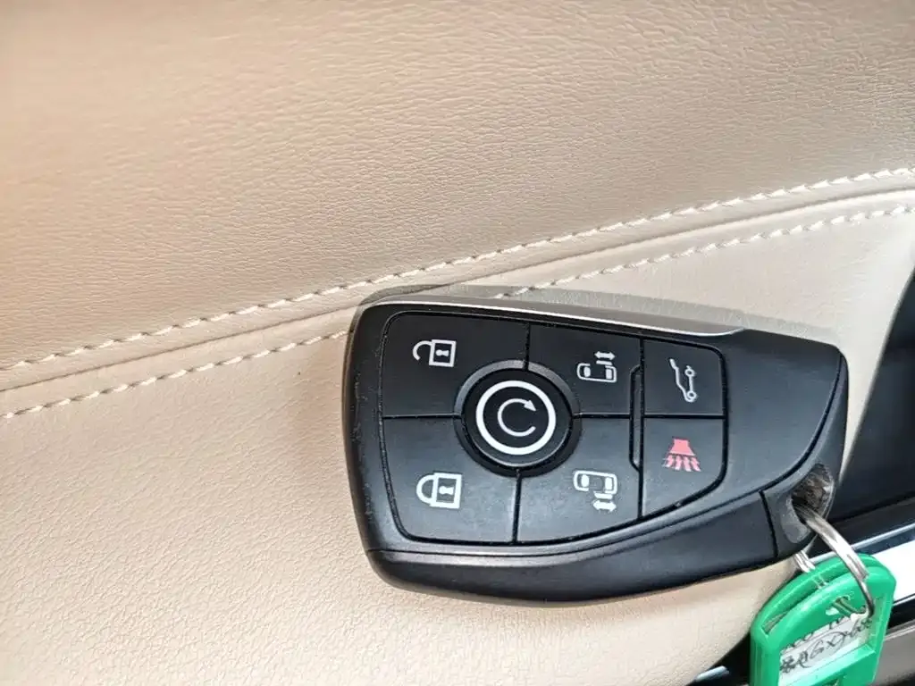 Buick GL8 Hybrid — фото 2