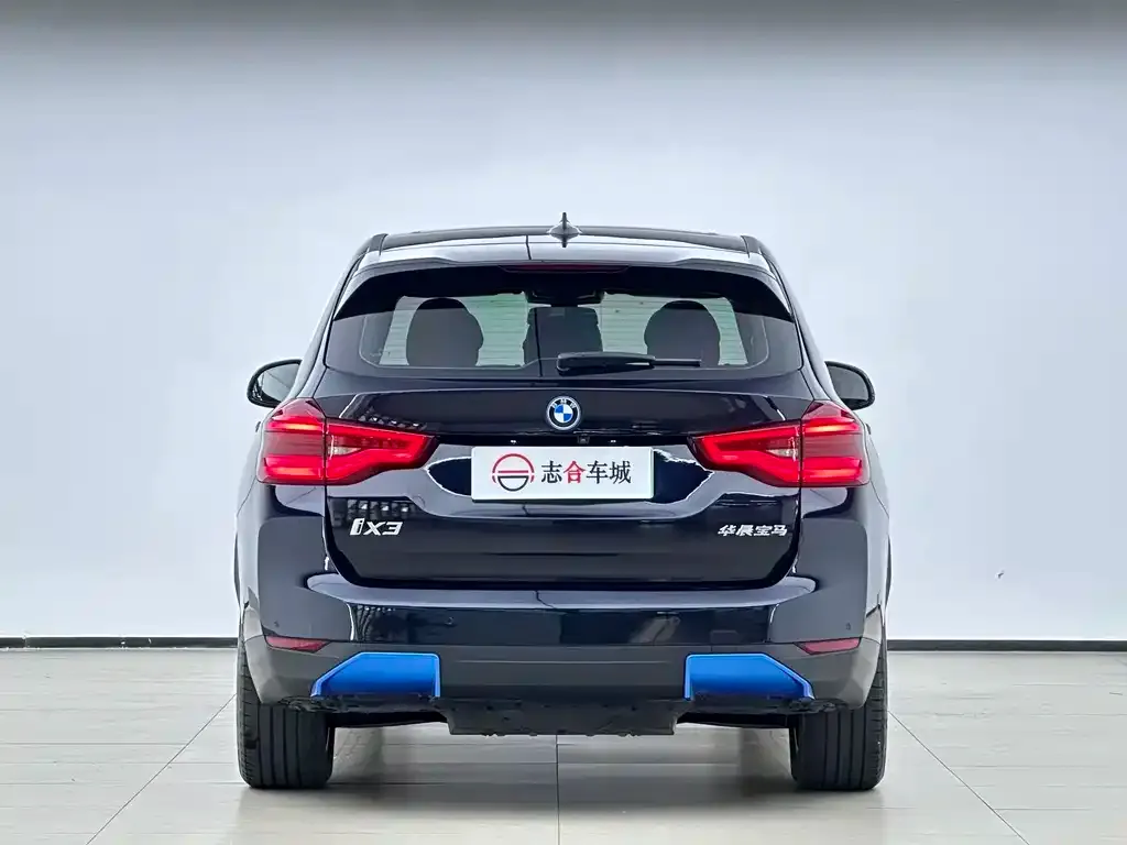 BMW iX3 — фото 2