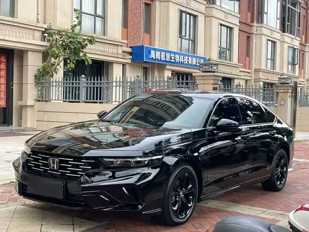 Honda Accord — фото 1