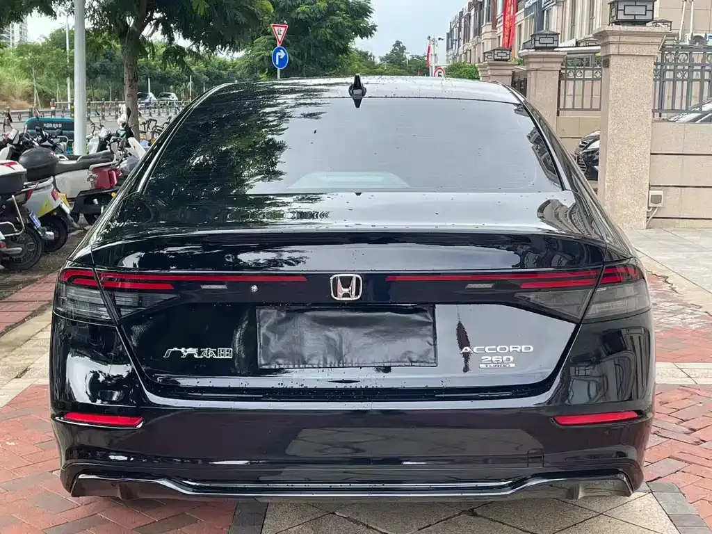 Honda Accord — фото 5