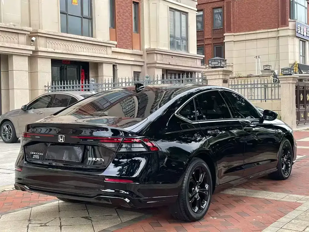 Honda Accord — фото 9