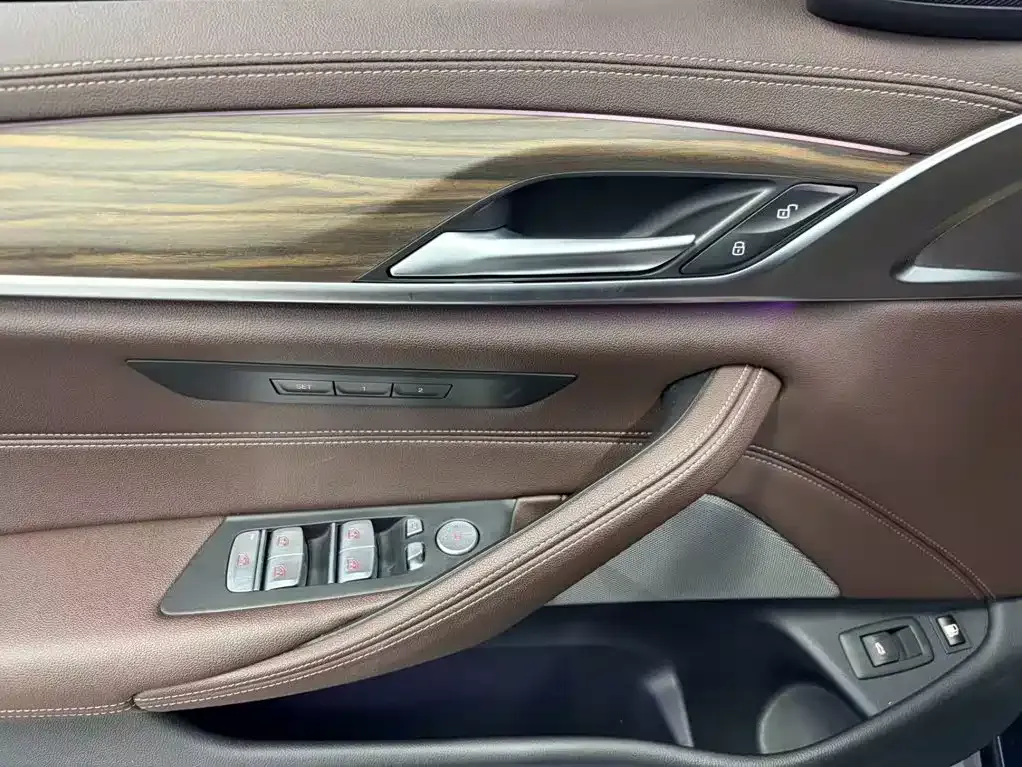 BMW 5 Series New Energy — фото 2