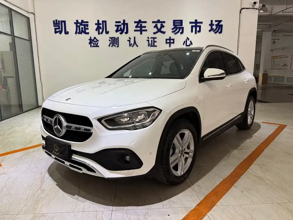 Mercedes-Benz GLA — фото 1