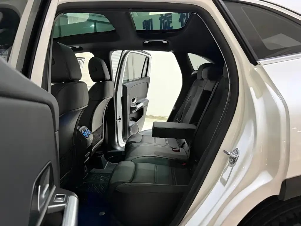 Mercedes-Benz GLA — фото 9