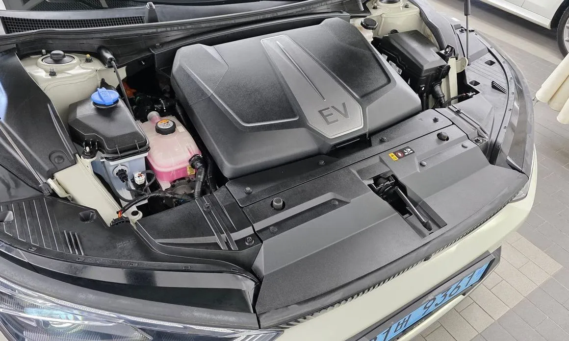 Kia EV6 — фото 8